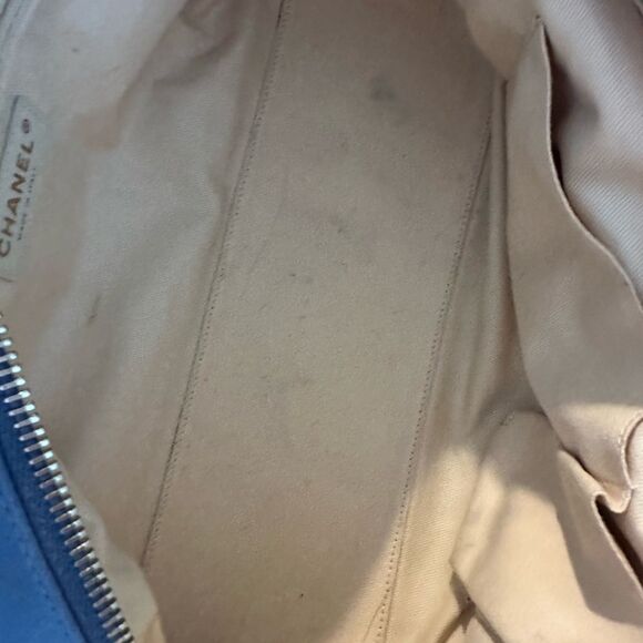 Chanel Quilted Shoulder Bag with Champagne Gold Accents - Picture 14 of 17